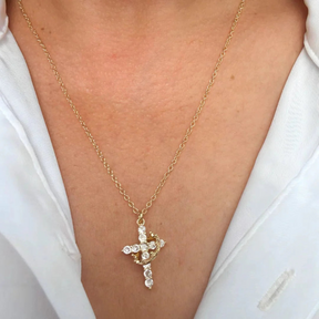 Colar Cruz Real Cravejado em Zircônia + Brinde Exclusivo Pulseira Aurora Cross